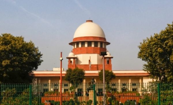 ब्यूरोक्रैट्स पर दिल्ली सरकार का कंट्रोल होना चाहिए : सुप्रीम कोर्ट