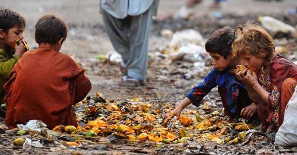 पाकिस्तान में सियासी उठापटक के बीच आलू, आटा और चावल की कीमतें आसमान पर