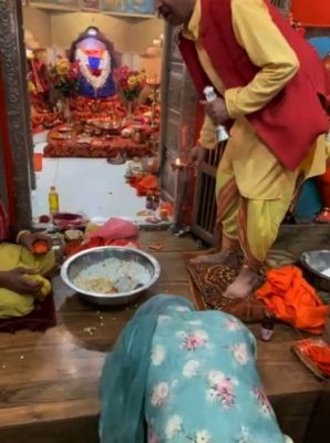 प्रियंका गांधी ने शिमला के जाखू हनुमान मंदिर में की पूजा-अर्चना