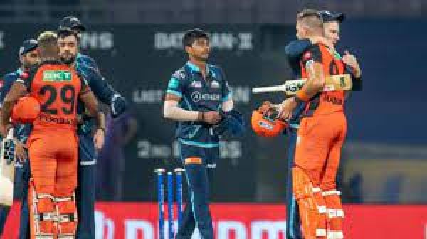 प्लेऑफ में जगह सुरक्षित करने के लिए सनराइजर्स से भिड़ेगा गुजरात टाइटंस