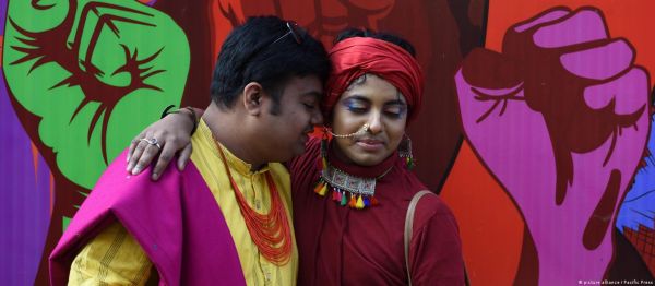 समलैंगिक विवाह: 'प्यार को मान्यता' देने की मांग