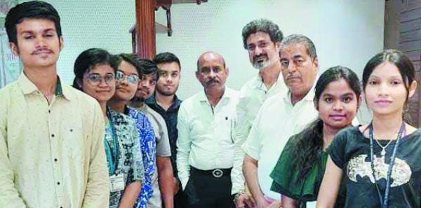 एसो. अध्यक्ष से मिल प्रथम वर्ष विद्यार्थियों  ने सराफा व्यावसाय में जताई संभावनाएं