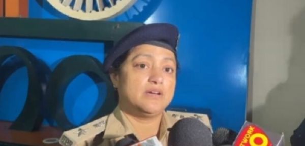 नाम बदलकर की दोस्ती, शारीरिक संबंध बनाए, बनाया वीडियो, किया ब्लैकमेल