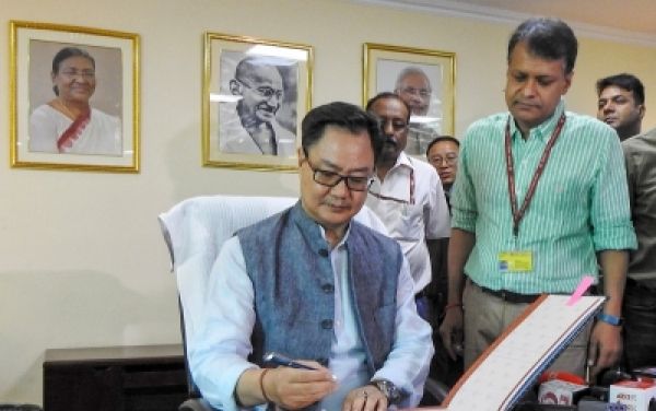 किरेन रिजिजू ने पृथ्वी विज्ञान मंत्रालय का पदभार संभाला
