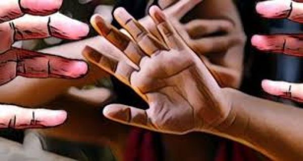 उप्र : नौकरी दिलाने का झांसा देकर महिला के साथ सामूहिक दुष्कर्म का आरोप