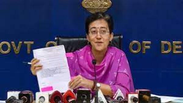 केंद्र का अध्यादेश ‘असंवैधानिक’ है, यह दिल्ली सरकार से शक्तियां छीनने की कोशिश है : आप