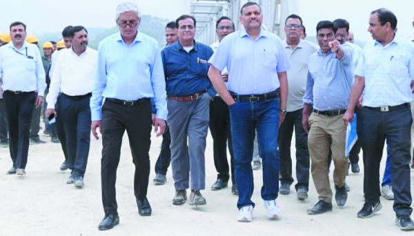 कोयला सचिव ने किया छाल साइडिंग का  उद्घाटन और रेल परियोजना का निरीक्षण