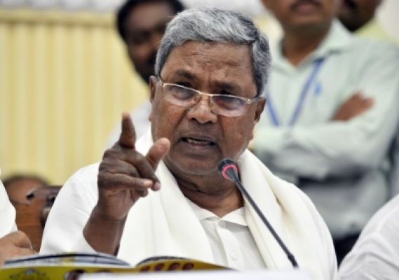 सिद्दारमैया की आलोचना पर कर्नाटक का शिक्षक निलंबित