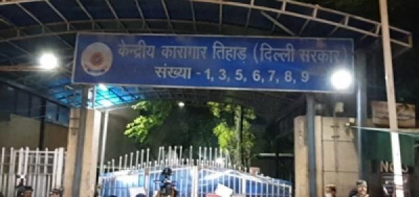 तिहाड़ जेल में कैदी ने की फांसी लगा कर आत्महत्या