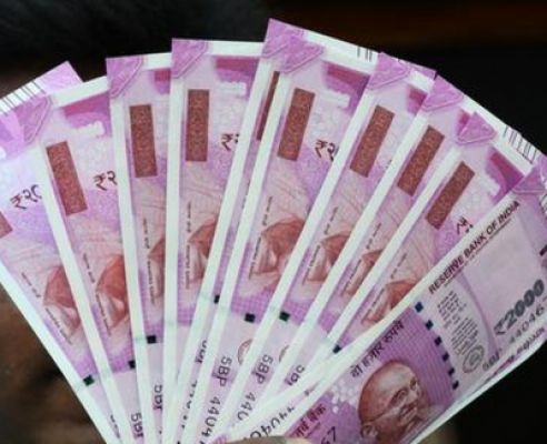 नोट जमा करने वालों की भीड़ से निपटने को यूपी के बैंक तैयार