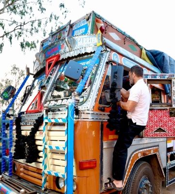 राहुल ने मुरथल से अंबाला तक की ट्रक की सवारी