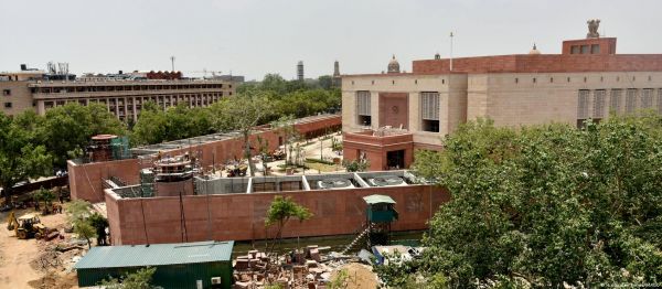 नई संसद: कौन करे उद्घाटन राष्ट्रपति या प्रधानमंत्री?