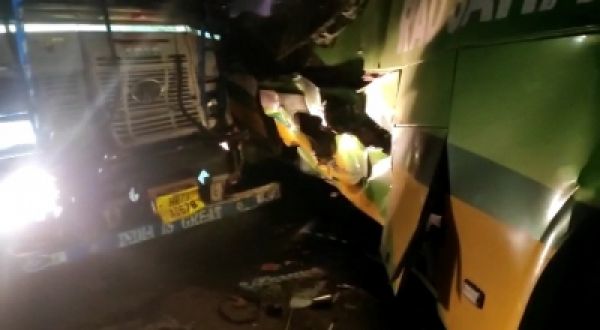 सोलर प्रिंट प्रोसेस प्राइवेट लिमिटेड के बंद गोदाम में लगी आग