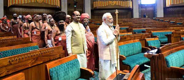 भारत को मिला नया संसद भवन