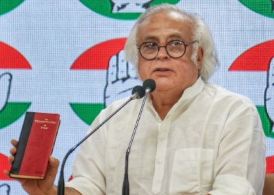 कांग्रेस ने मोदी को 'स्वयं का महिमामंडन करने वाला अधिनायकवादी पीएम' कहा