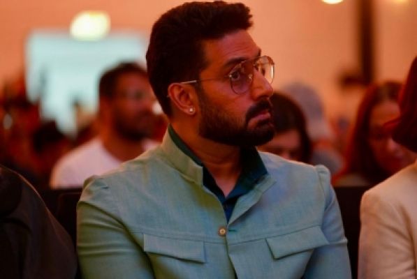 आईफा में अभिषेक बोले, 'कोई भी अभिनेता अमिताभ बच्चन के साथ काम करने का लालची होगा'