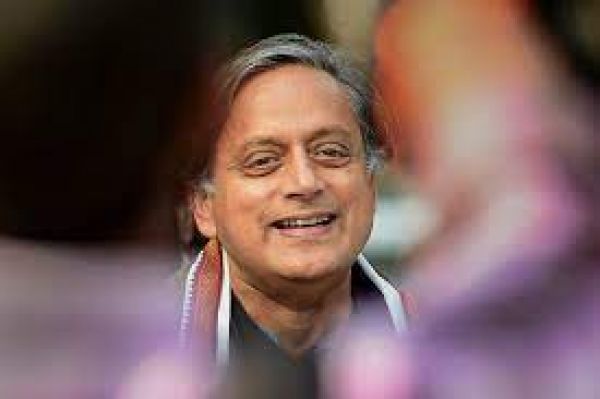 आइए, हम अतीत के इस प्रतीक को अपनाकर अपने वर्तमान मूल्यों को मजबूत करें: थरूर ने ‘सेंगोल’ पर कहा