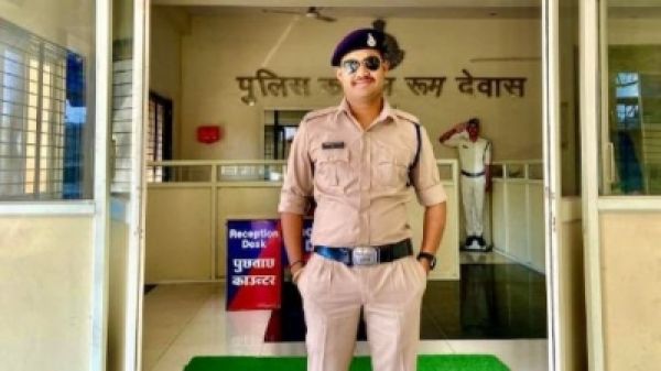 ब्रेकअप के बाद पुलिसकर्मी ने युवती के परिवार पर की फायरिंग, खुद भी दी जान