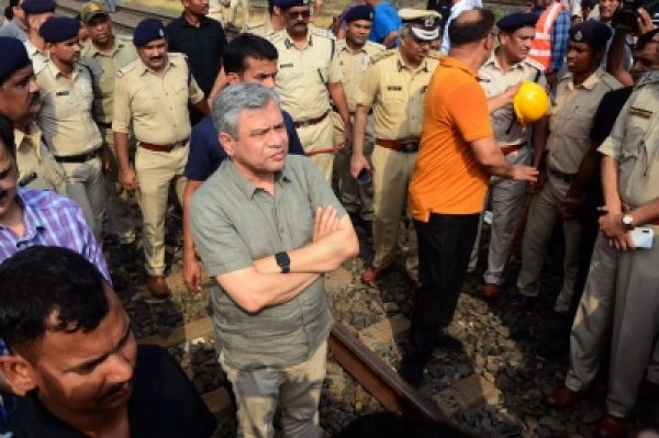 ओडिशा ट्रेन हादसा: रेल मंत्री अश्विनी वैष्णव मौके पर पहुंचे
