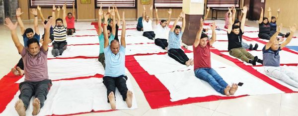 चेम्बर योग और स्वास्थ्य जागरूकता में पदाधिकारियों-संघों का बढ़-चढ़ हिस्सा