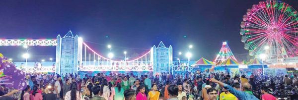 हर उम्र के लिए फन वर्ल्ड फेयर रोमांचक उत्सव की तरह