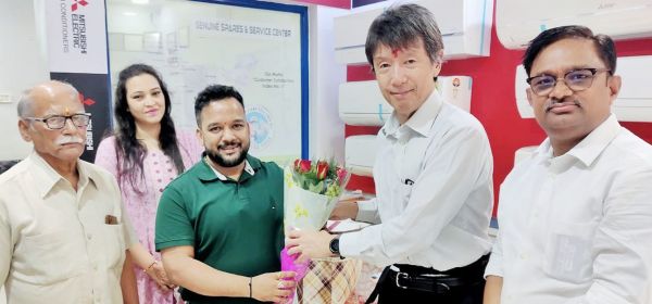 मित्सुबिशी इलेक्ट्रिक डायरेक्टर की अग्रिम कॉर्पोरेशन संचालक से भेंट-व्यापार चर्चा