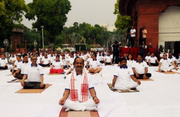 योग किसी पंथ या समूह विशेष का नहीं, समस्त मानवता की अनमोल विरासत है: लोकसभा अध्यक्ष
