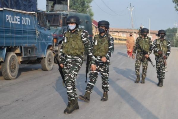जम्मू-कश्मीर के मच्छल सेक्टर में घुसपैठ की कोशिश नाकाम, 4 आतंकवादी ढेर 