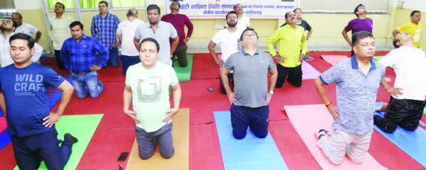 कर्मचारी भविष्य निधि संगठन में योग दिवस