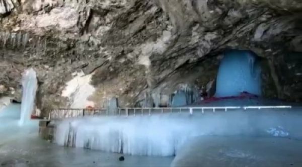 अमरनाथ यात्रा शुरू, तीर्थयात्रियों का पहला जत्था गुफा मंदिर के लिए रवाना