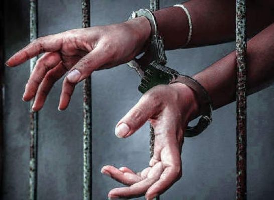 बेंगलुरु में कर्ज में डूबे दंपति को चोरी के आरोप में किया गिरफ्तार
