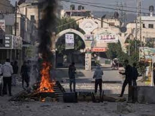 क़ब्ज़े वाले वेस्ट बैंक के जेनिन कैंप से इसराइली सेना पीछे हटना शुरू हुई