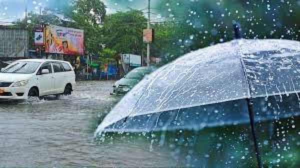 केरल में मूसलाधार बारिश जारी, कई इलाकों में जनजीवन ठप