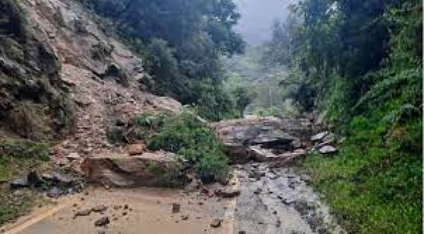 उत्तरकाशी में भूस्खलन में मप्र के चार श्रद्धालुओं की मौत, धामी ने लोगों से यात्रा से बचने को कहा