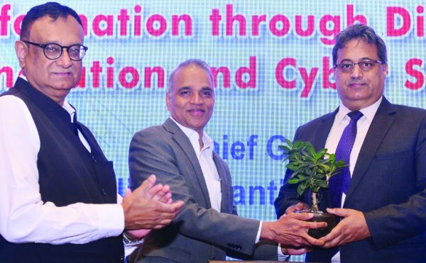 परिवर्तन की आंतरिक दर बाहरी दुनिया के परिवर्तनों से अधिक होनी चाहिए-भट्टाचार्य