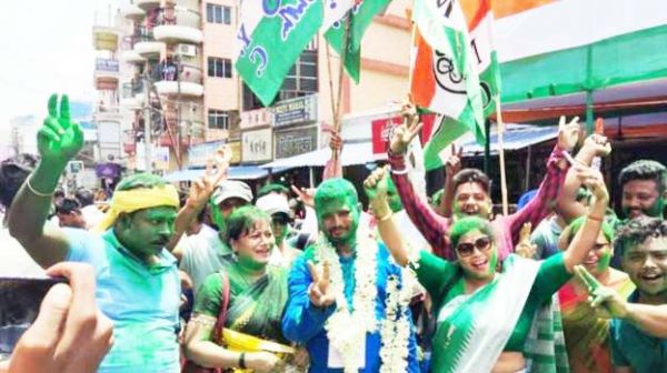 पश्चिम बंगाल पंचायत चुनाव: तृणमूल कांग्रेस ने 3,700 से अधिक ग्राम पंचायतों पर जीत दर्ज की