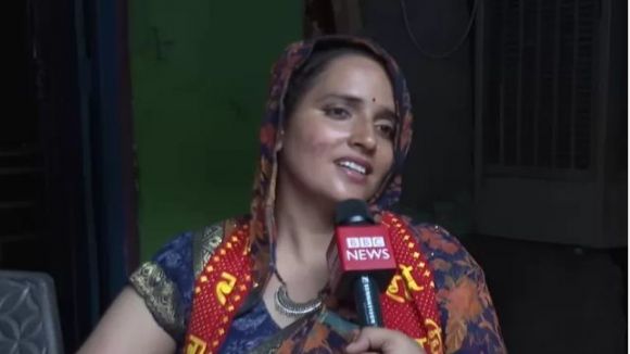 सीमा हैदर का हवाला देकर डाकुओं ने सिंध में हिंदुओं और मंदिरों पर बम फोड़ने की दी धमकी