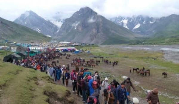 12वें दिन 9 हजार से अधिक तीर्थयात्री अमरनाथ पहुंचे