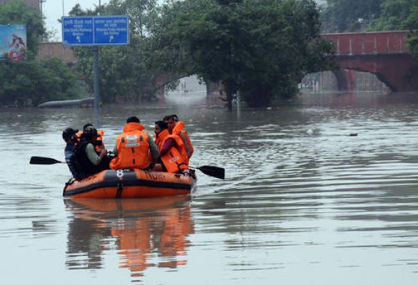 यमुना के जलस्तर में कमी के बावजूद दिल्ली के कई हिस्सों में बाढ़ की स्थिति कायम