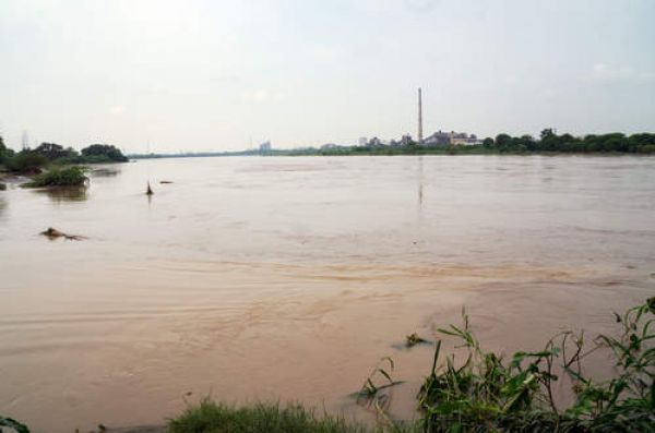 यमुना के जलस्तर में फिर मामूली बढ़ोतरी