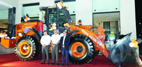 टाटा हिताची 5-टन व्हील लोडर जैडडब्ल्यू-225 अब बिलासपुर में 