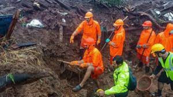 महाराष्ट्र के गांव में भूस्खलन में मरने वालों की संख्या बढ़कर 18 हुई