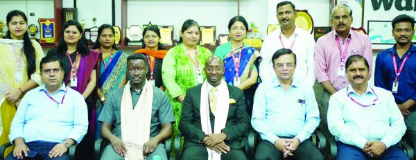 कलिंगा में अध्ययरत नामीबियाई विद्यार्थियों से मिले राजनयिक