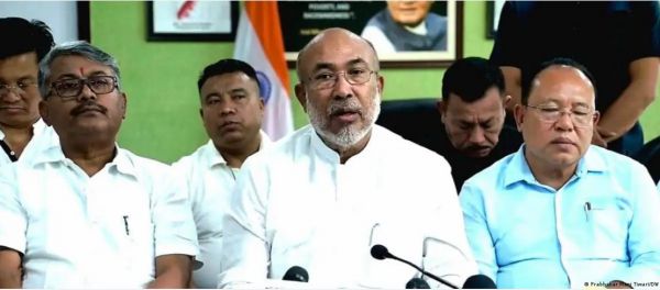 मणिपुर में इतने बवाल पर भी मुख्यमंत्री तक नहीं पहुंची आंच