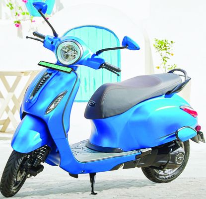 वंदना ऑटो में 50 ने एक  साथ पाई चेतक इलेक्ट्रिक 