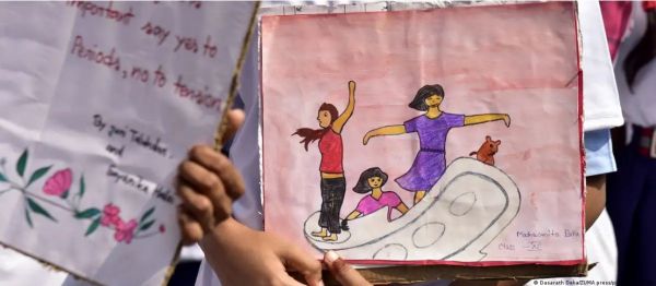 फ्री सैनिटरी पैड की नीति बनाने में रुचि नहीं ले रहे राज्य