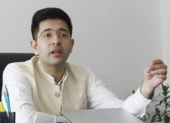 चेयर के नजदीक जाकर मणिपुर चर्चा की मांग करने पर सस्पेंड कर दिया जाता है : आप