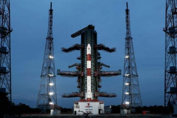 पीएसएलवी रॉकेट से सिंगापुर के सात उपग्रहों के प्रक्षेपण की उल्टी गिनती शुरू