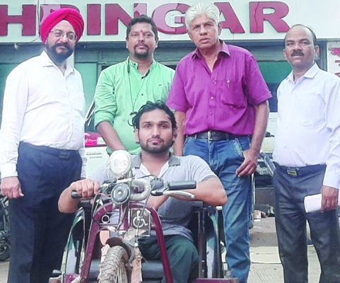 चरामेति फाउंडेशन ने ललित को दी बैटरी चलित ट्राईसाइकिल