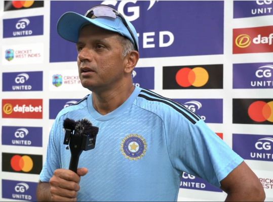 द्रविड़ ने कहा, चिंता की बात नहीं, विश्व कप से पहले खिलाड़ियों को आजमाना जरूरी